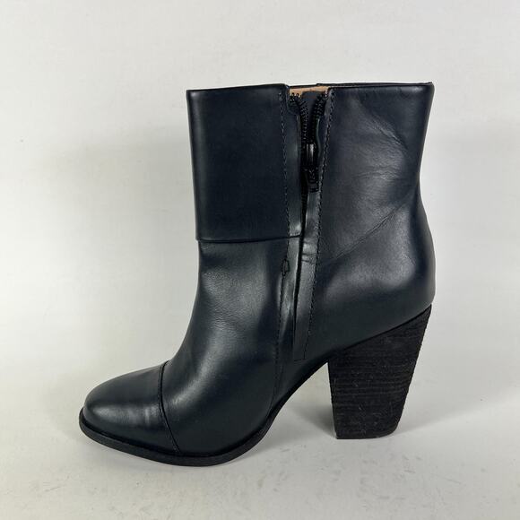 L.L. Bean Signature Ankle Boots Women's 6 Black Leather Side Zip 303152-OSCJ6 - Picture 6 of 10